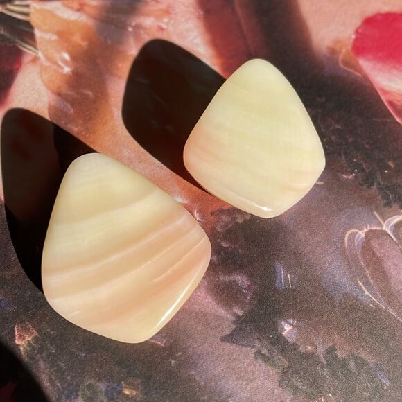 Vintage | Sea Shell Stone Earrings - Picture 3 of 4